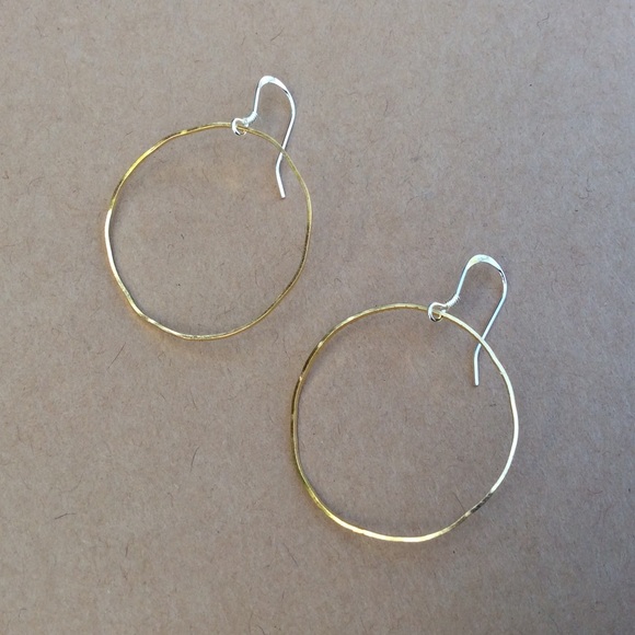 Sundance charm Circle Sterling Silver Earrings - Picture 5 of 10